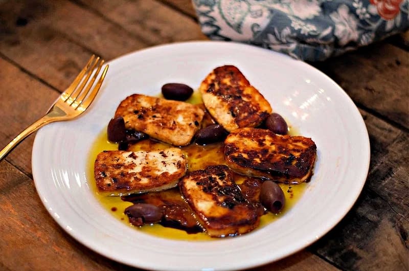 panseared-halloumi-with-fig-jam-and-olive-oil-olive-oil-times-panseared-halloumi-with-fig-jam-and-olive-oil