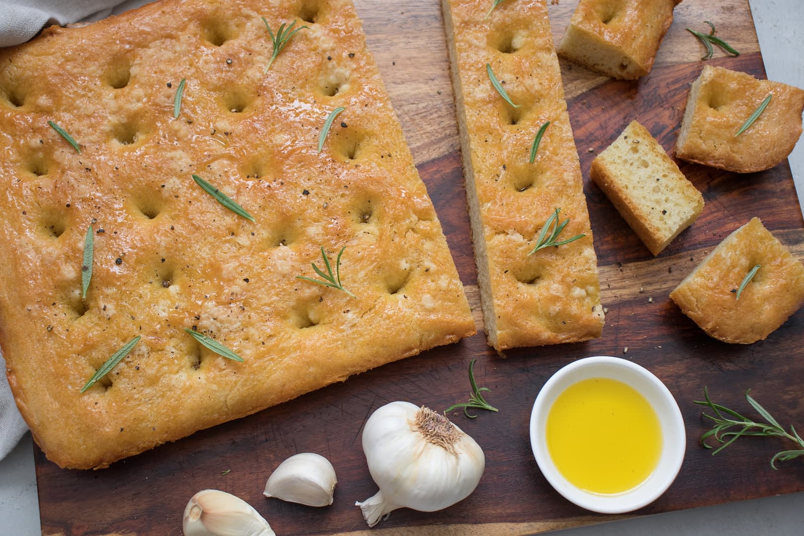 自家製オリーブオイルフォカッチャ- Olive Oil Times