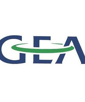 Logo de GEA, comportant les lettres GEA avec un design circulaire vert et bleu. - Olive Oil Times