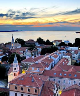 Vue aérienne de la ville de Zadar avec les toits et la mer au coucher du soleil. - Olive Oil Times