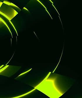 Conception abstraite comportant des motifs circulaires aux couleurs vertes et noires sur un fond sombre. - Olive Oil Times