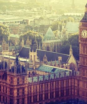 昼間のロンドンの国会議事堂とビッグベンの航空写真。 - Olive Oil Times