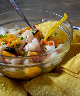 Shrimp Ceviche mit verkohlter Mandarine und Jalapeño