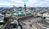 Vue aérienne de l'hôtel de ville de Hambourg avec les bâtiments environnants et les rues de la ville. - Olive Oil Times
