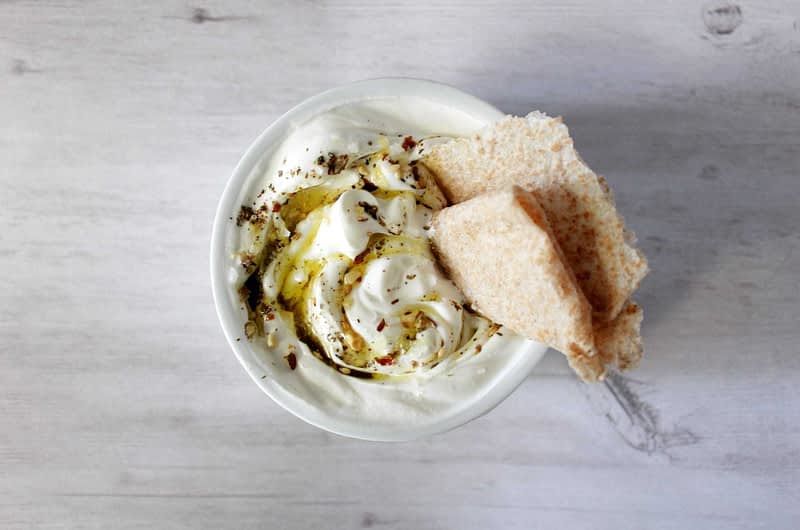 Labneh avec EVOO épicé au zaatar
