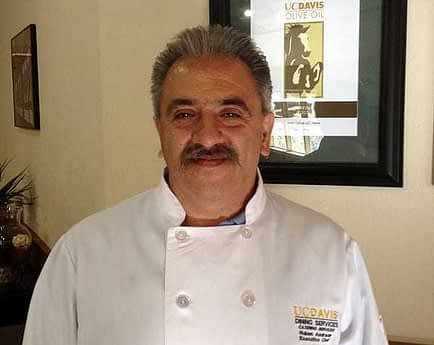 cooking-with-olive-oil-world-uc-davis-chef-eschews-butter-in-favor-of-local-olive-oil-olive-oil-times-chef-ruben-andrade