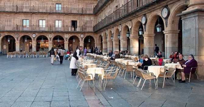 nordamerika-weltkochen-mit-olivenöl-verbot-bevorstehend-nachfüllbarer-olivenölflaschen-in-spanischen-restaurants-und-bars-olivenölzeiten-verbot-bevorstehend- nachfüllbare-olivenölflaschen-in-spanischen-restaurants-und-bars