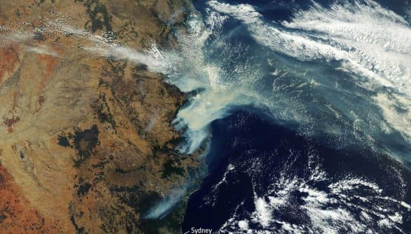 Satellite view showing smoke from bushfires over Eastern Australia, including Brisbane and Sydney. - Olive Oil Times